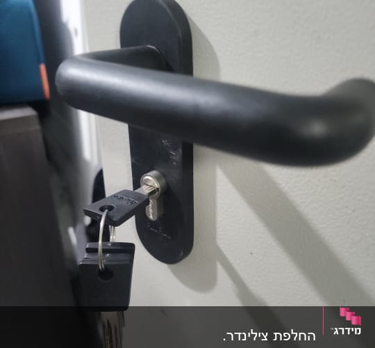 דלת